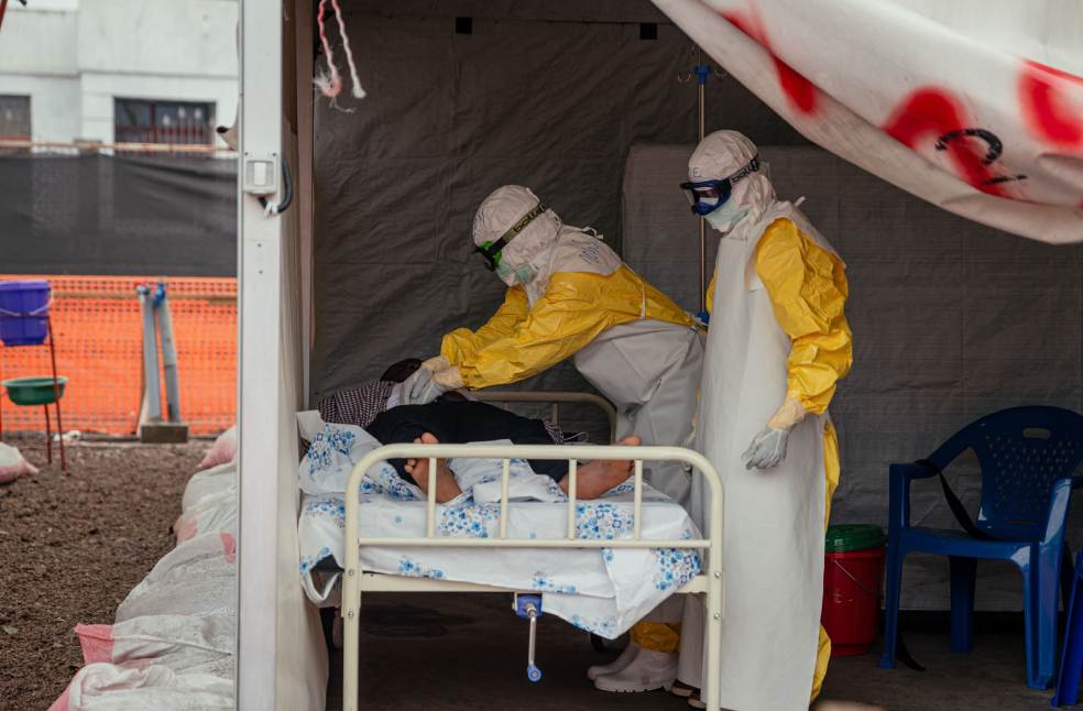 Kenya on Ebola Alert After First Death, 28 Contacts Traced